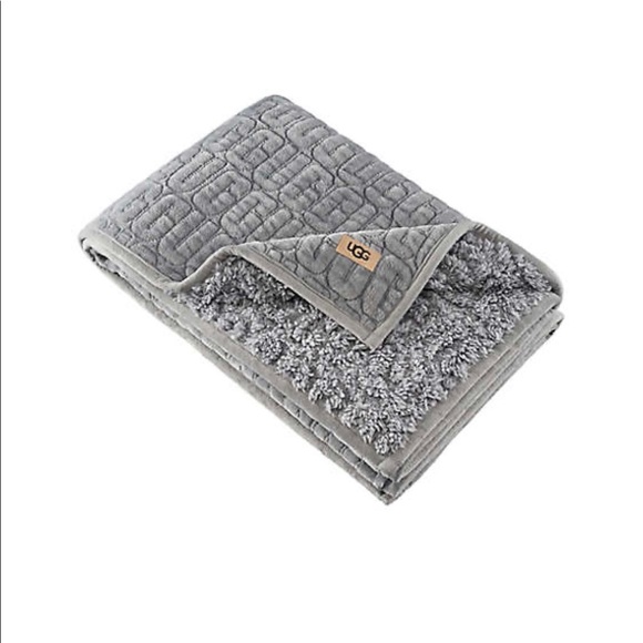 UGG Other - UGG Quilted Medium Pet Blanket